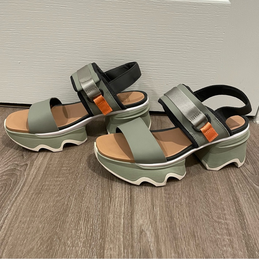 Sorel Kinetic Impact Sandal Safari/Jet Size 7.5
